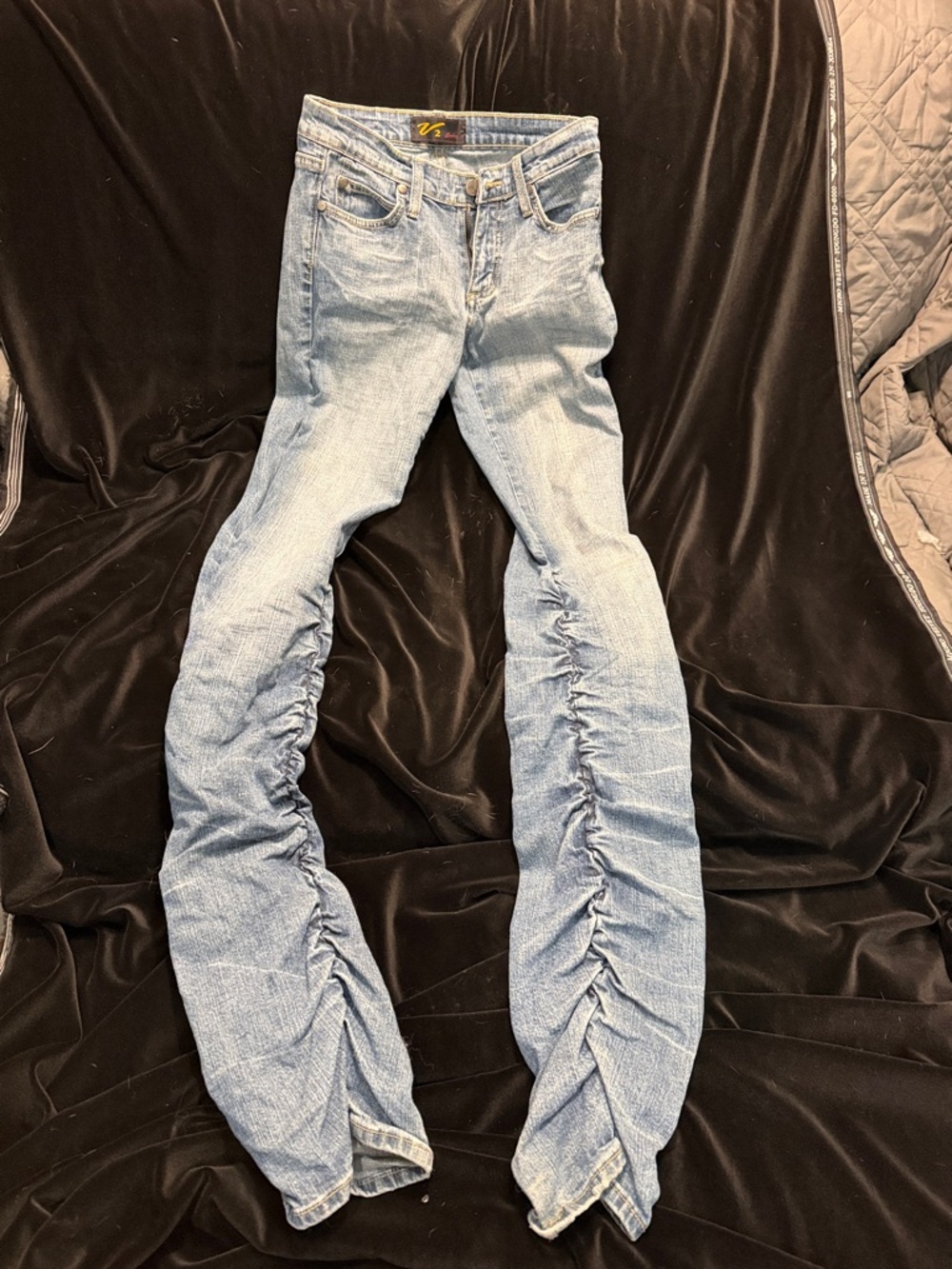 Light Blue Straight-Leg Women’s Jeans with Ruched Calves